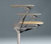 OKAMURA Risefit Schreibtisch mit silbernem Rahmen